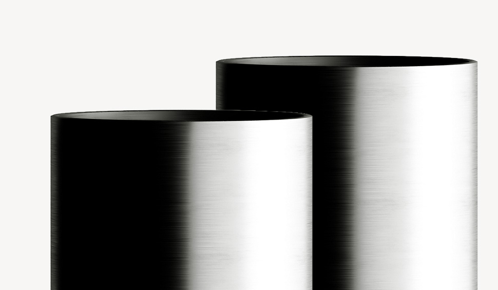 Abstrakte Grafik mit silber metallischen Rohren